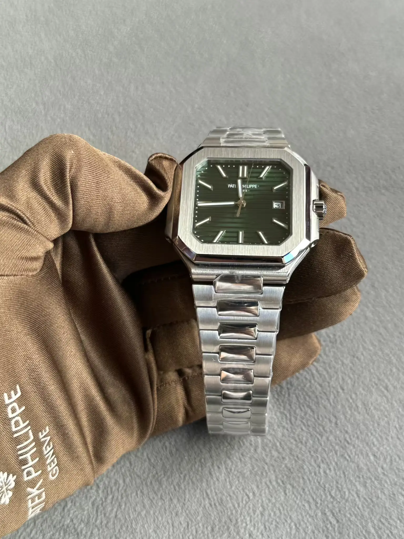 Patek Philippe Cubitus 5821/1A-001